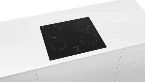 Bosch Série 2 PUG611AA5E C Plaque de cuisson à induction Bosch Série 2 PUG611AA5E noire 60 cm avec 4 zones de cuisson