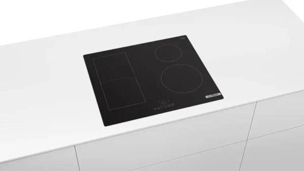 Bosch Série 4 PVS61RBB5E C Plaque de cuisson à induction Bosch Série 4 PVS61RBB5E noire 60 cm encastrable avec 4 zones